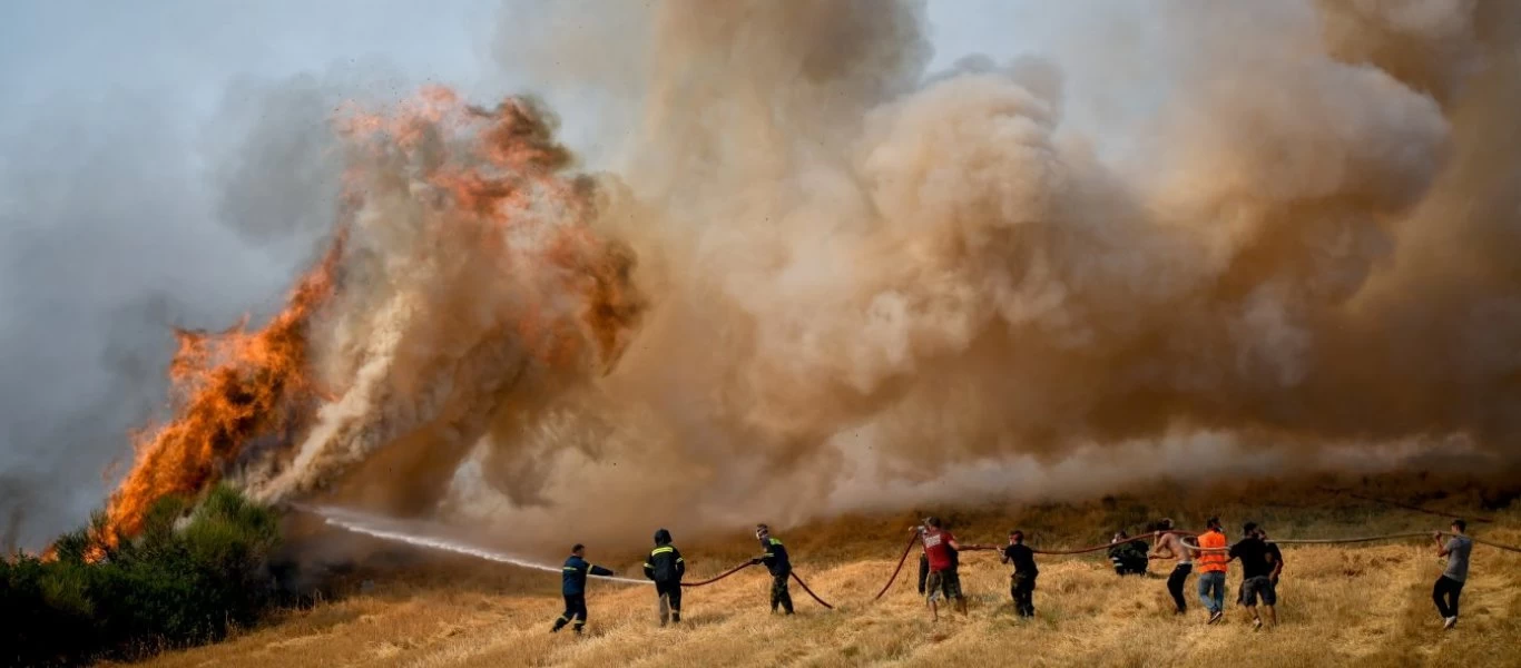 Συνεχείς αναζωπυρώσεις στην Αττική - Θα χρειαστούν πολλές ημέρες μάχης με την φωτιά